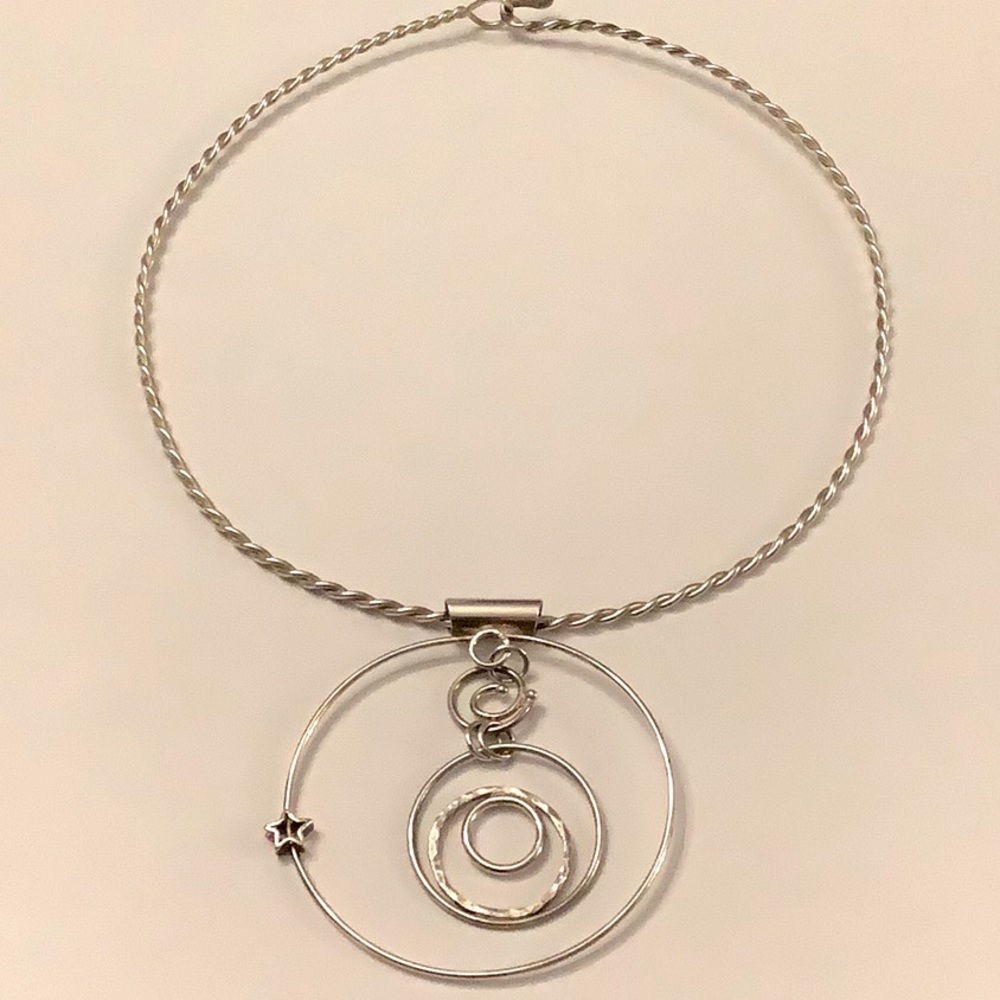 Vintage Sterling Silver Wire Necklace by Red Envelope.